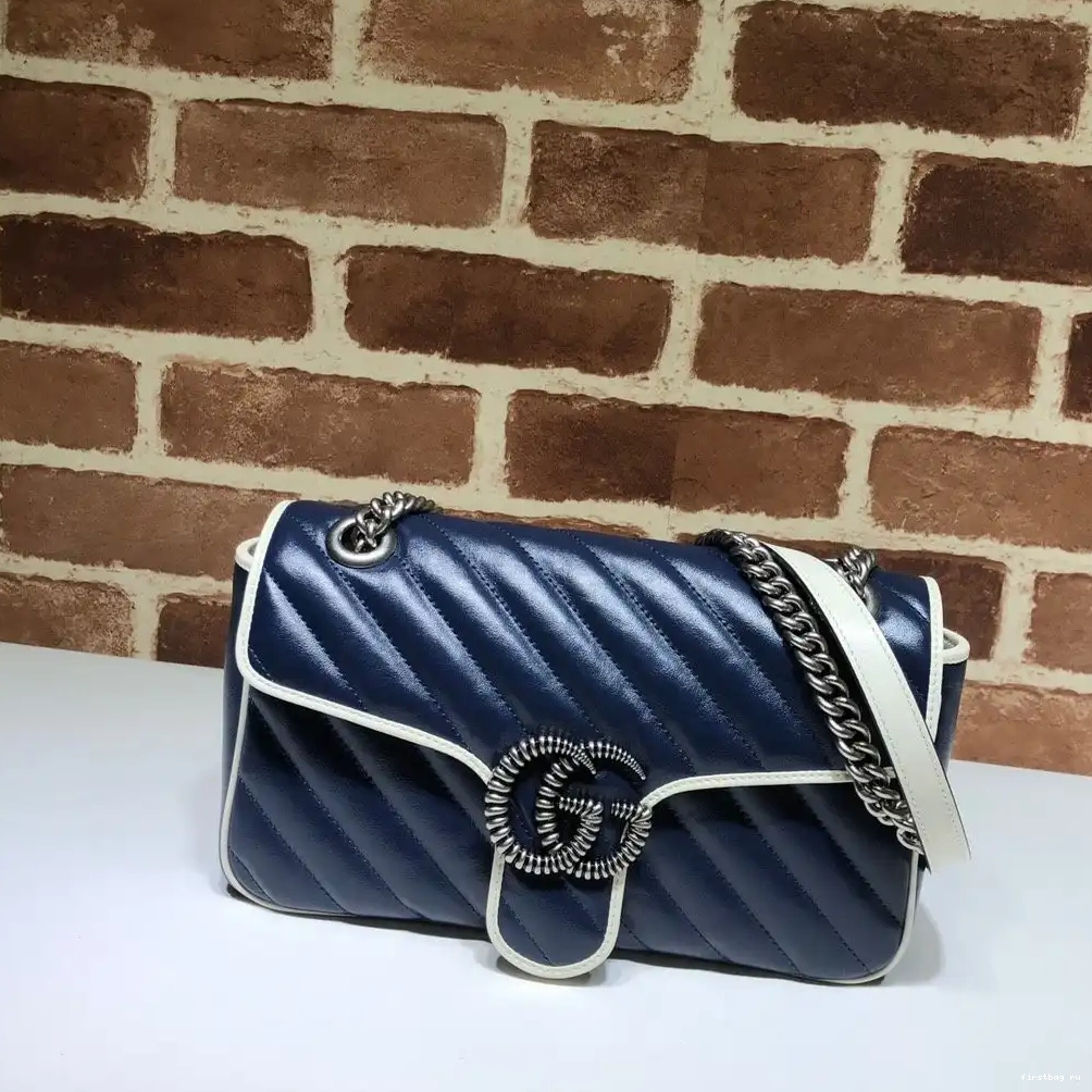 First bag ru Marmont GUCCI 26CM GG 0705